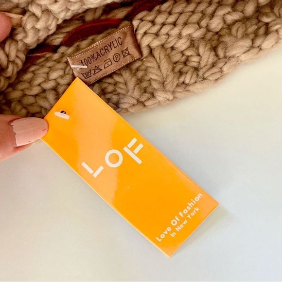 LOF Ladies Knit Ski Hat Beanie Winter Cap Big Yarn Pom Pom At Center Top… - Picture 6 of 6